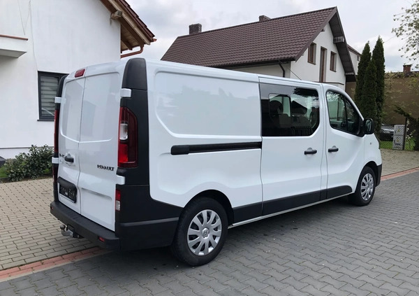 Renault Trafic cena 59500 przebieg: 197000, rok produkcji 2017 z Ciechanowiec małe 254